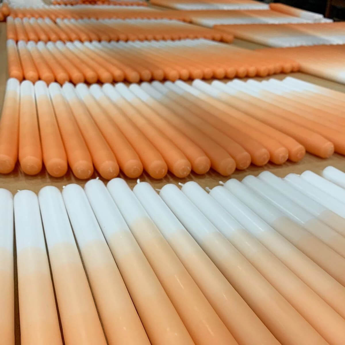 gradient_candles_von_momantai